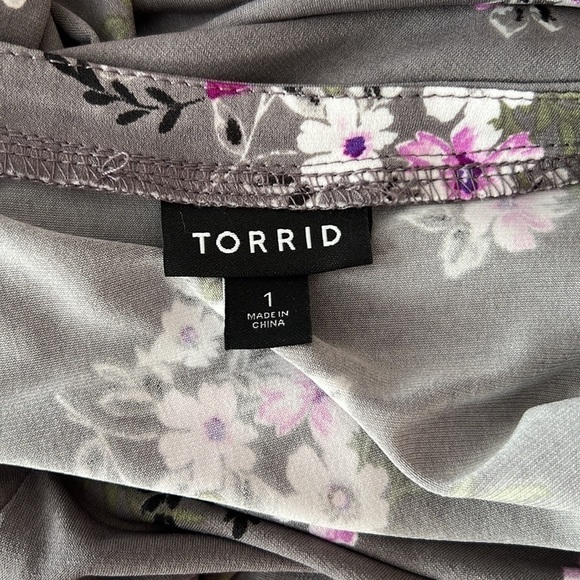 Torrid l Floral Print Peplum Shirt - Picture 3 of 3